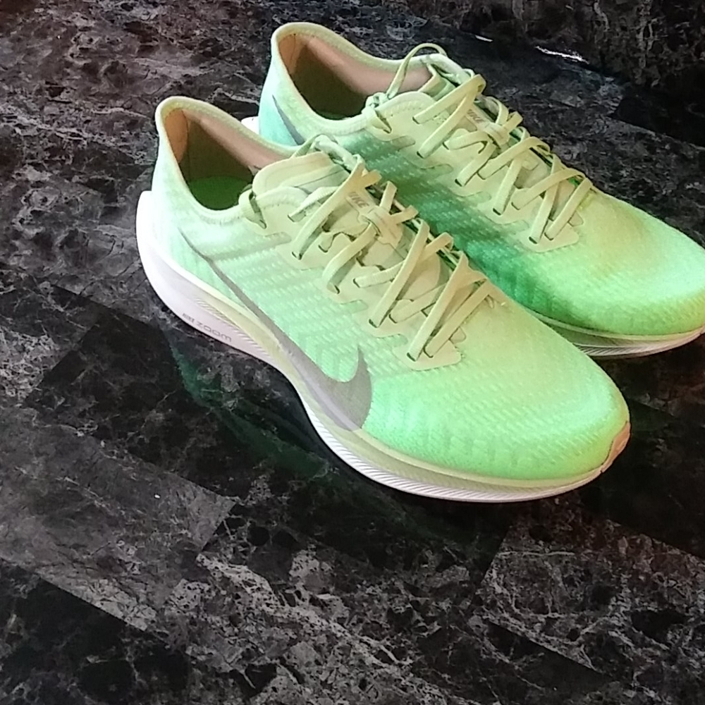 New women's Nike zoom pegasus turbo 2 lab green